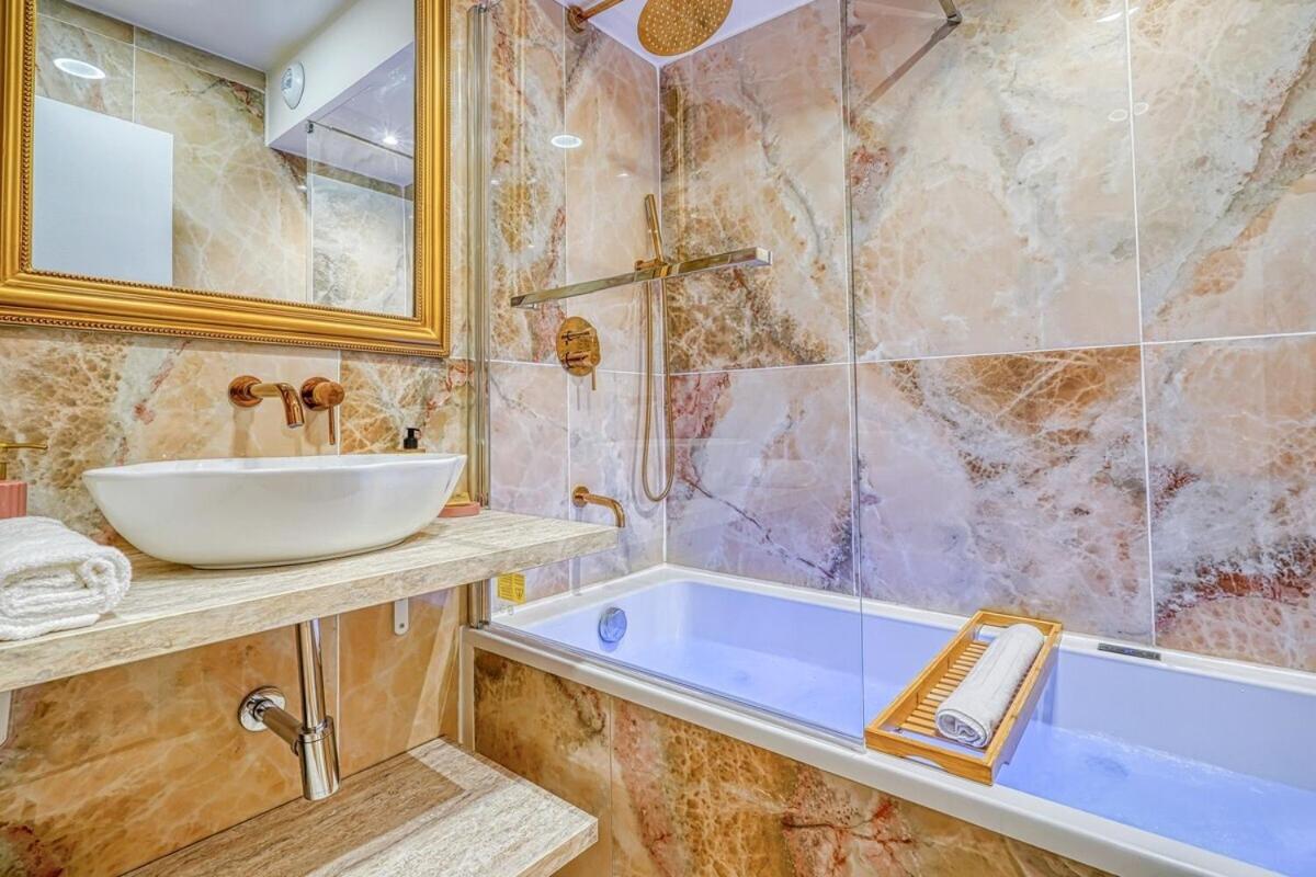 Melody Suite In Paris Courbevoie Bagian luar foto